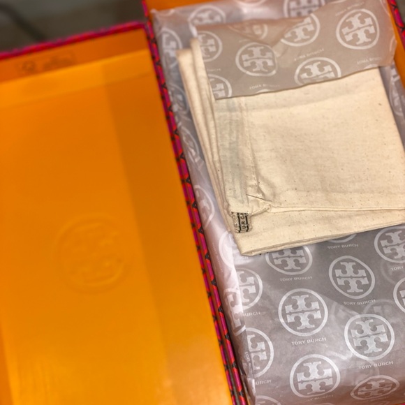 Tory Burch Georgia Pump NEW - Picture 5 of 9